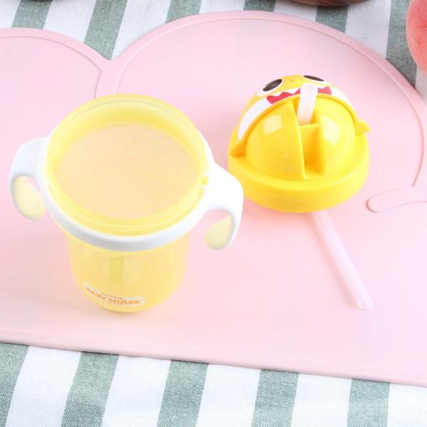 Соломенная бутылочка для воды Izoum Baby Shark 3D, 300 мл, 1 шт.