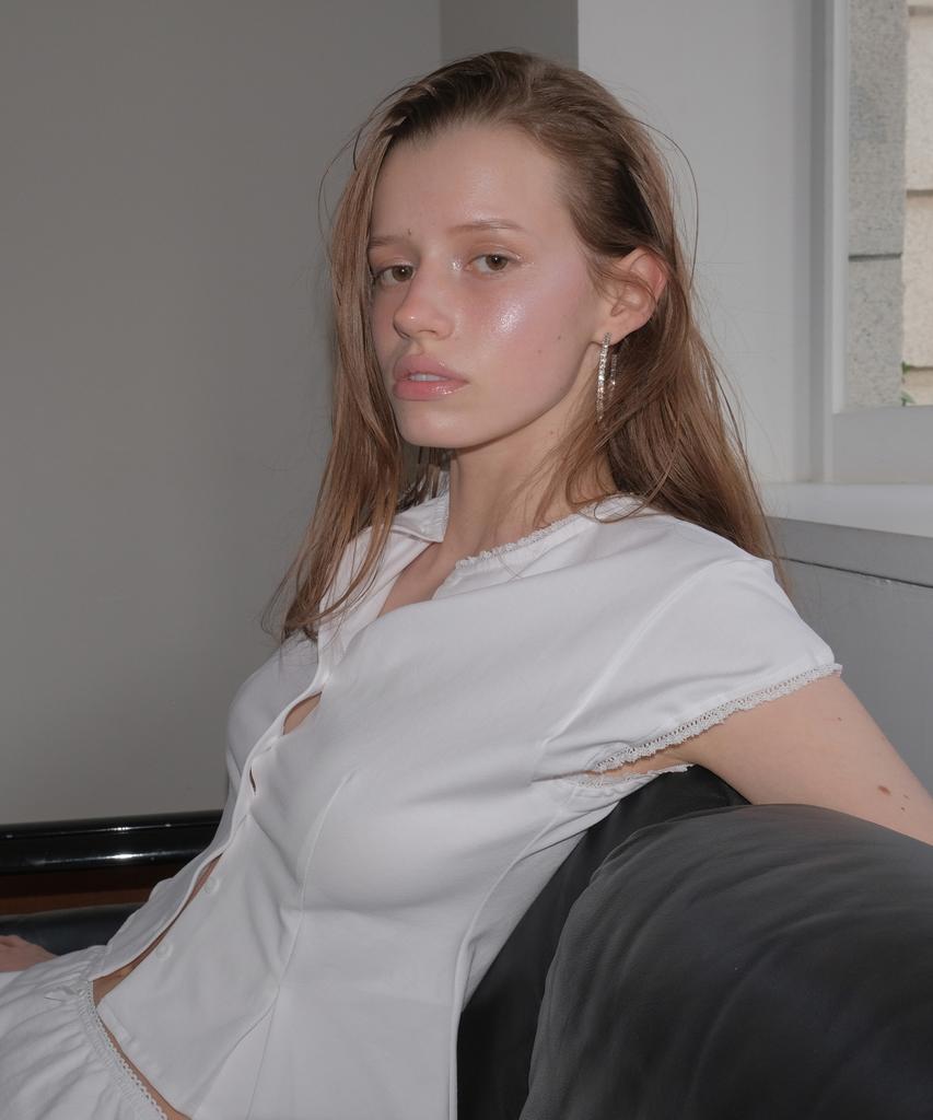 Obeodyupeulleeo Кружевная блузка-пеплум из хлопка_Белая