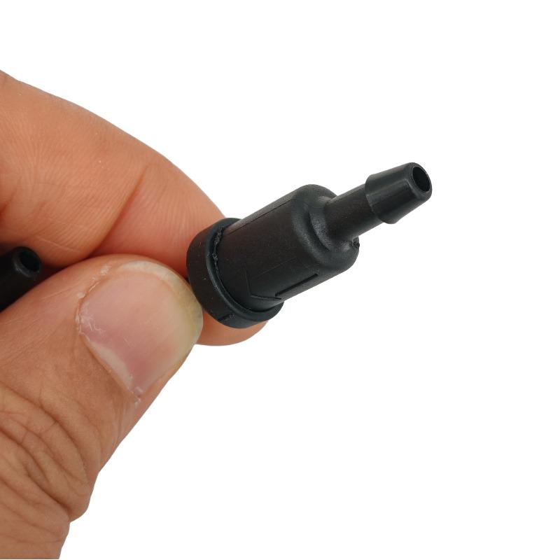4mm black plastic double-sided valve needs a pressure return oil pipe connector to open 1pcs