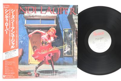 Виниловая пластинка CYNDI LAUPER Shes So Unusual 253P486 PORTRAIT 1983 Япония Obi Рок Б/у
