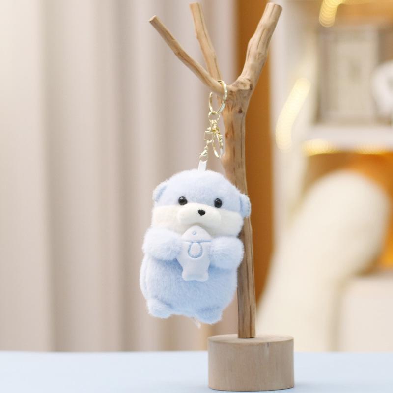 Милый брелок-подвеска в виде плюшевой выдры