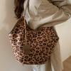 Casual Relaxation Large Capacity Leopard Print Bag Women's 2025 New Autumn and Winter Commuter Shoulder Bag Portable Tote Bag