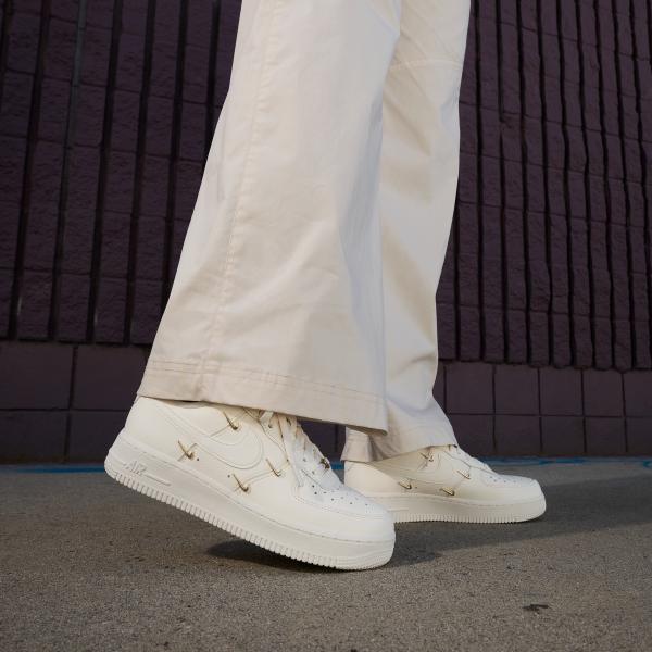 Nike Женские кроссовки Air Force 1 '07 Lx Cn Sail Gold Mini Swooshes FV3654-111