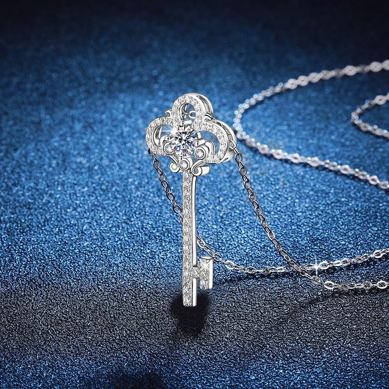 Moissanite Pendant Necklace Clavicle Chain Fashion Jewelry Women