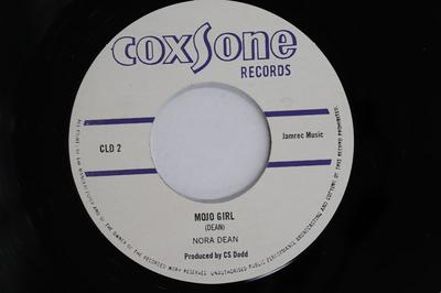 7-дюймовая пластинка NORA DEAN GLEN DAVE Mojo Girl Is It Yes Or Is It No CLD1 COXSONE RECORDS США Регги Ска Даб Б/у