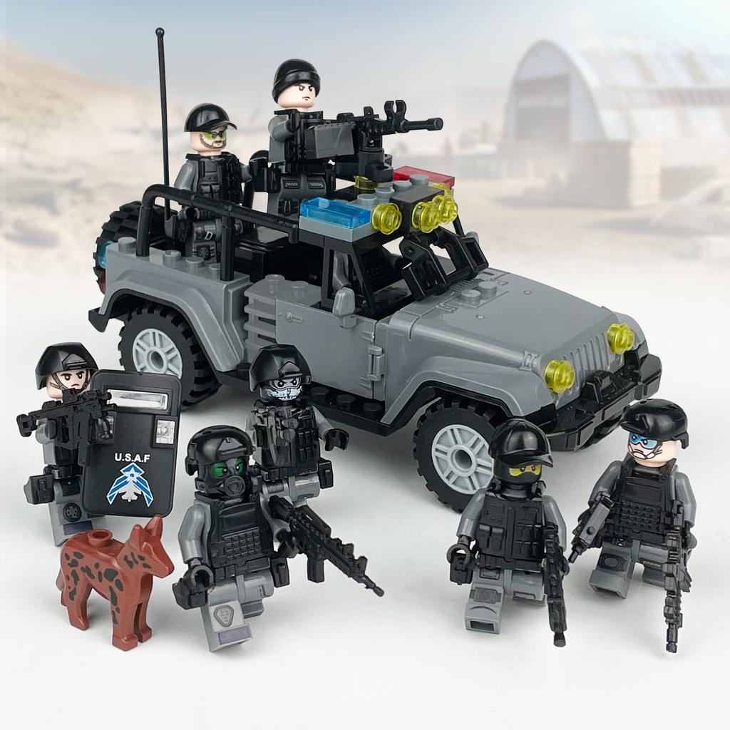 X010 Серый волк Внедорожник Строительный блок из мелких частиц Черная кукла SWAT Игрушка-строительный блок