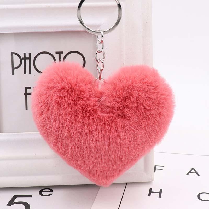 Брелок в виде пушистого сердечка