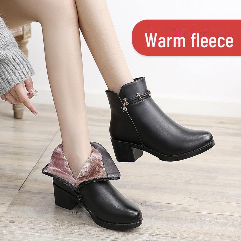Зимние кожаные ботинки на среднем каблуке для женщин среднего возраста — теплые, нескользящие, с бархатной подкладкой.