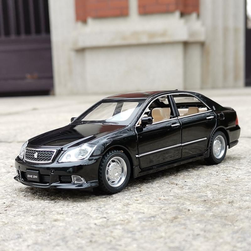 Toyota Crown 12th Generation Simulation Diecast & Toy Vehicles Sounds & Light Pull Back Car 1:32 Alloy Collection Model
