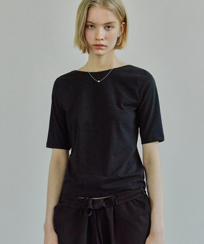 IHR Two-Way Deep U-Neck T-Shirt / Black