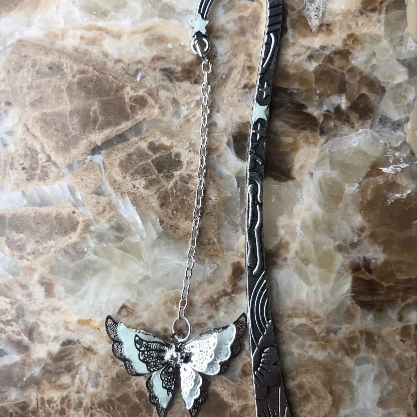 Beautiful Personalized Bookmark Luminous Butterfly Feather Star Moon Ancient Silver Glowing Alloy Bookmark Fluorescent Jewelry