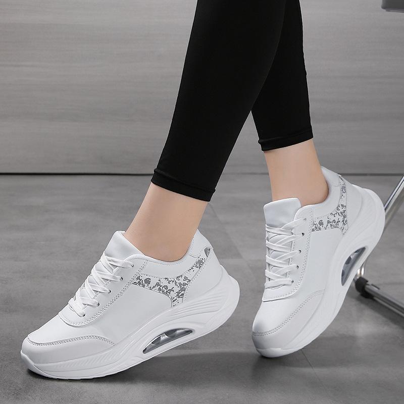 Новая женская обувь короткие белые туфли студенческие спортивные и повседневные туфли на мягкой подошве на толстой подошве увеличивающие рост туфли-качалки кожаная поверхность