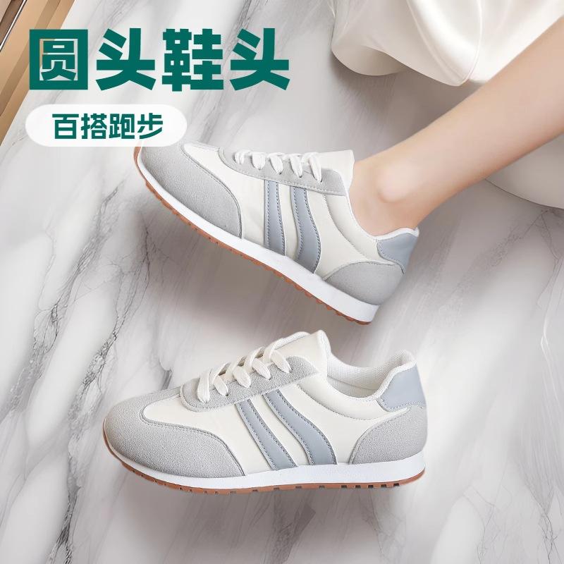 Весенние и осенние женские туфли больших размеров, простые туфли Forrest Gump 2025, новые легкие трендовые универсальные повседневные кроссовки для женщин