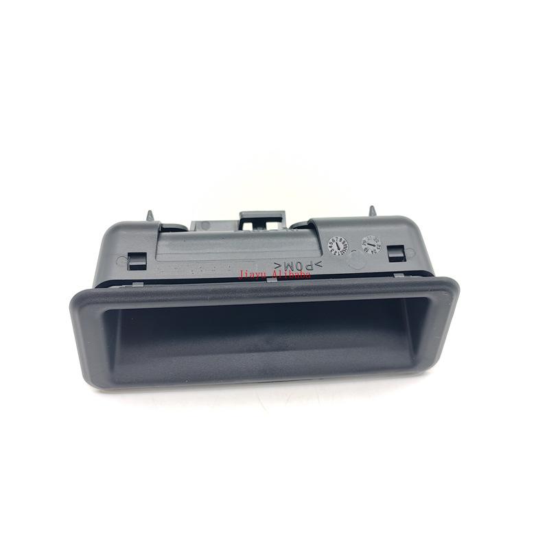 Выключатель крышки багажника для BMW E88/E82/E90/E91 51247118158