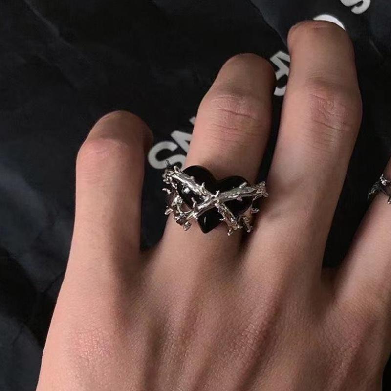 Harajuku Dark Wind Thorns Love Open Ring Trend Ins Cold Heart-shaped Ring for Women