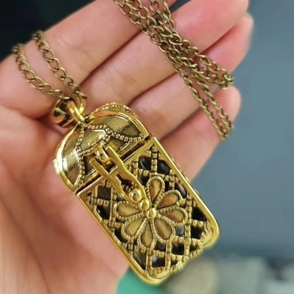 Vintage Style Tarot Card Necklace Gold Tone Mini Card Pendant Tarot Pendant Necklace Gift Giving