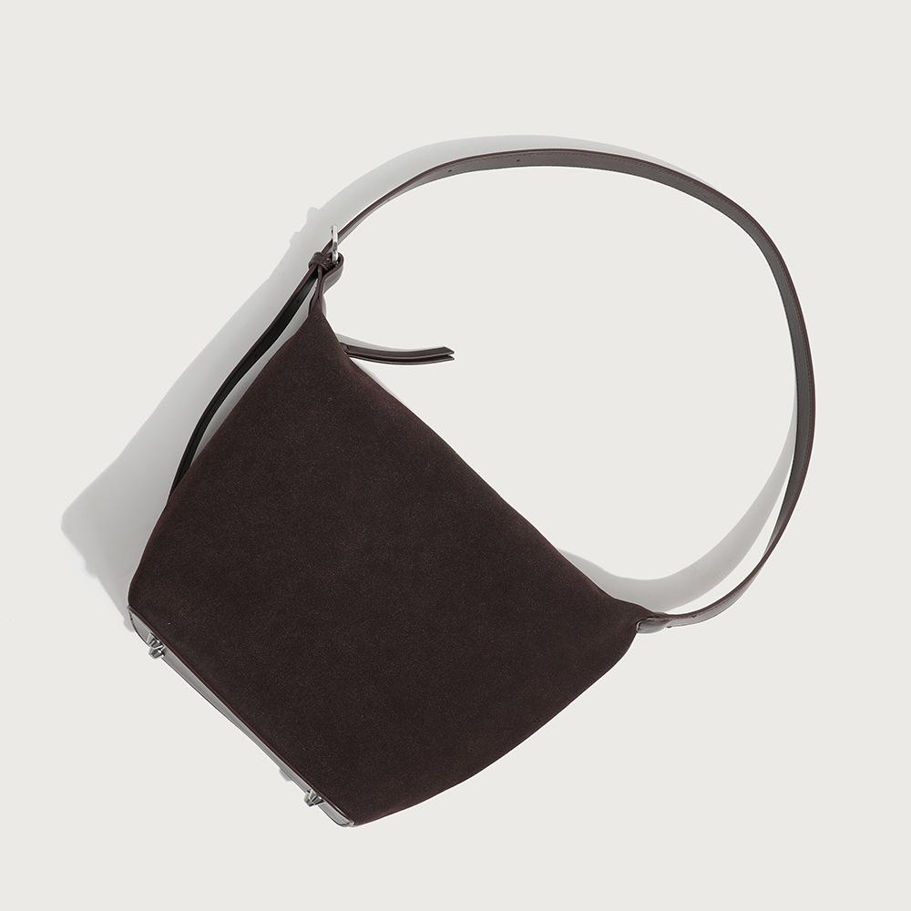 2024 New Original Niche Bucket Tote Bag for Women, Large Capacity, Maillard Style, Autumn/Winter Suede Crossbody Bag