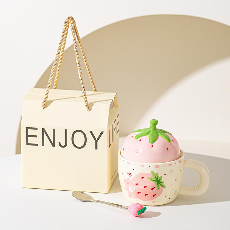 Керамическая чашка с крышкой «Клубничный медведь» для девочек, подарочная чашка для дома, кружка, высококачественная, для пары, для молока, для завтрака