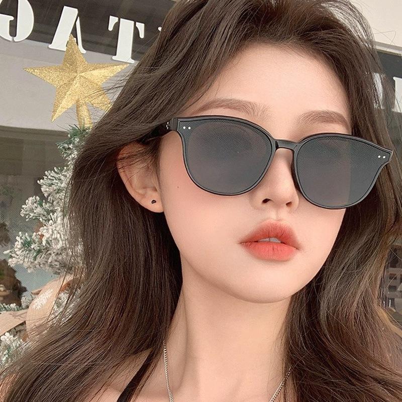 New Arrival Fashion Women's Style Sunglasses Cool Fashionable UV 400 Shielding Sun Glasses for Men Fishing Driving Use Hiking Sun Glass Women