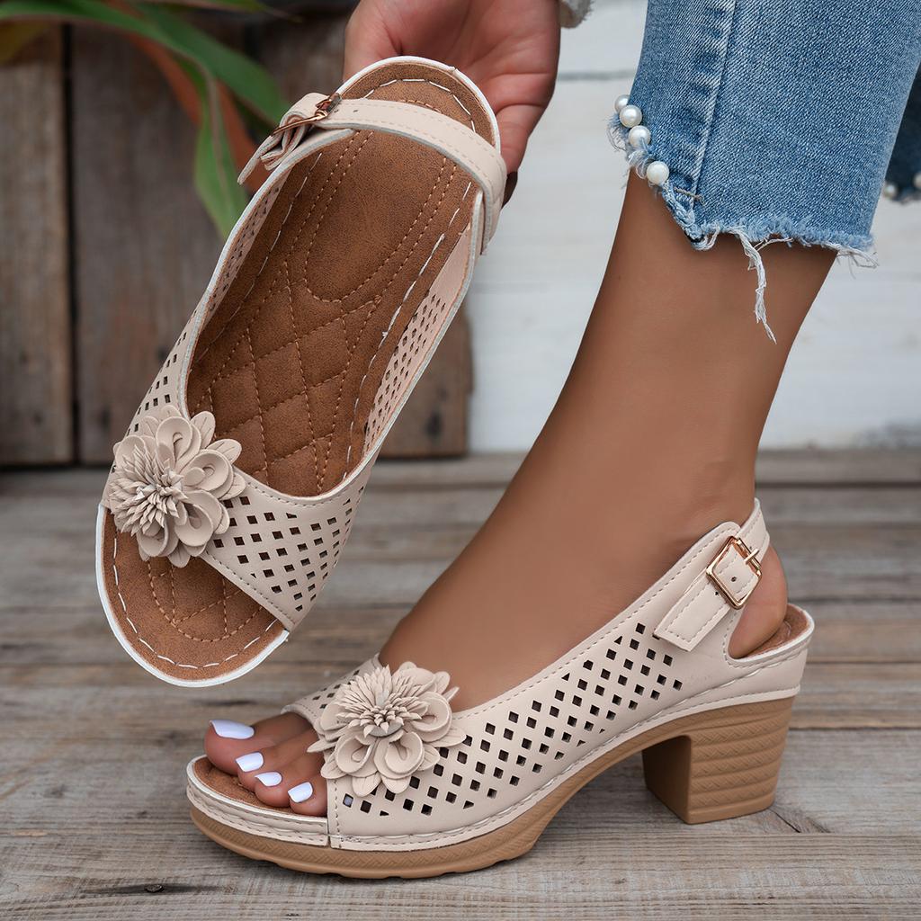 Foreign Trade Large Size Flower High Heel Cool Slippers Women's 2025 Summer New European and American Fashion Thick Heel Belt Buckle Sandals