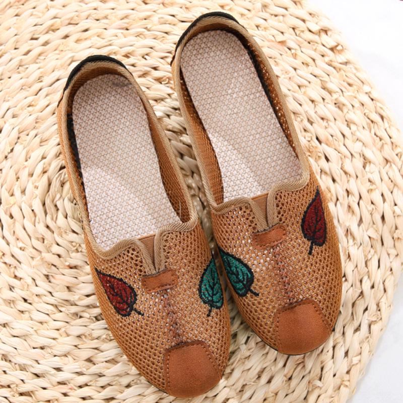 Women's Old Beijing Soft Sole Cloth Shoes, Non-Slip, Casual, Plus Size 34-42, Ideal for Spring and Autumn, Perfect for Middle-Aged and Elderly.