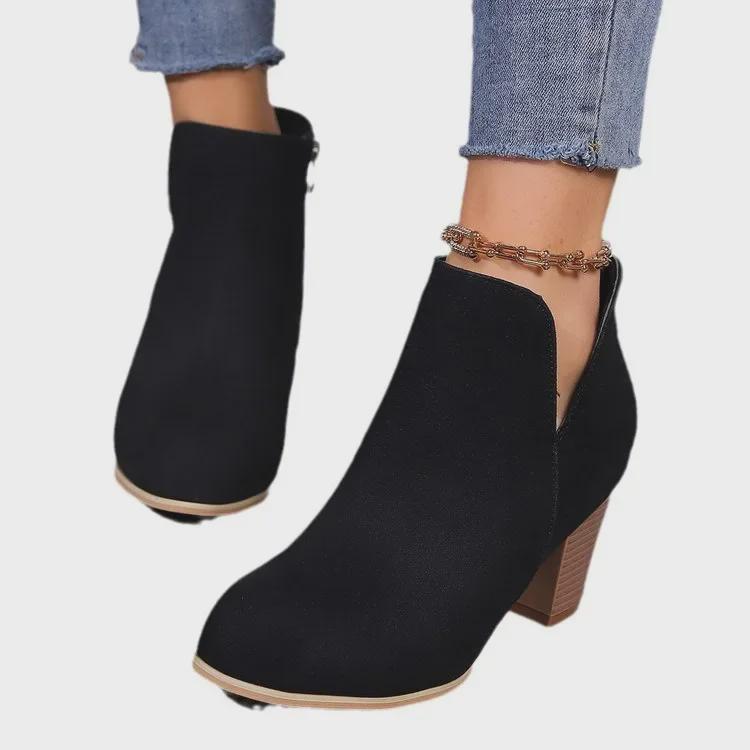 Женские остроносые сапоги на высоком каблуке в корейском стиле: Коллекция осень/зима 2024