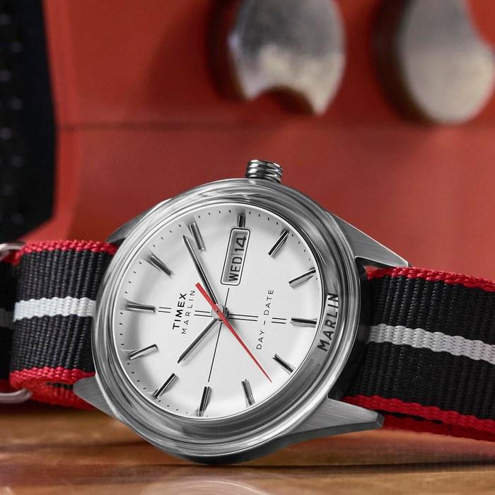 Мужские часы TIMEX Marlin Jet Кварцевые Водонепроницаемость 50 м Пластик Серебристый циферблат TW2Y37300