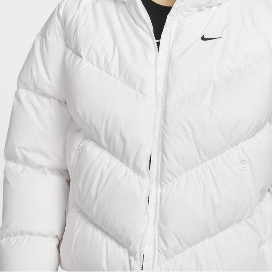 Nike Спортивная куртка-пуховик Storm-Fit Wind Puffer Jacket Женская верхняя одежда Белый HF7871-100