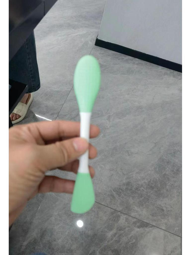 Двусторонняя силиконовая щеточка для лица для очищения, массажа, нанесения масок, подводки для глаз и многого другого