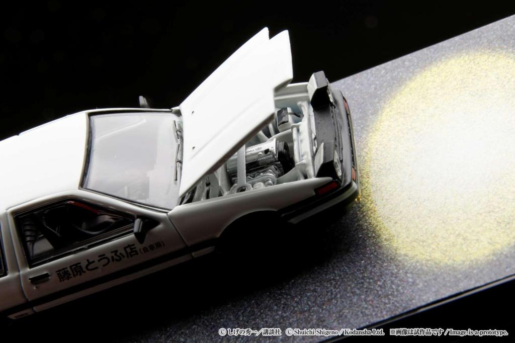 Модель HJ64 Toyota Sprinter Trueno GT APEX Initial D с двигателем от Ватару Акияма. Завершенное изделие 1/64 (АЕ86) /