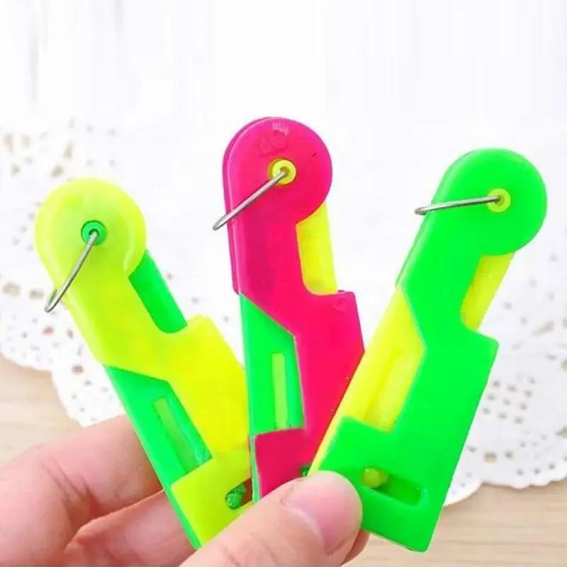 Автоматический нитевдеватель для игл DIY Ручной нитевдеватель Ручная машина Вставка стежков Автоматическое устройство для продевания нити Бытовые швейные инструменты