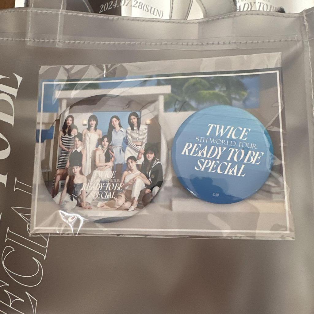 [USED] TWICE WORLD TOUR READY TO BE Upgrade Bonus