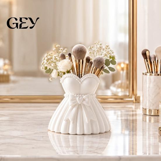 Cute Makeup Brush Cup Wedding Dress Vase, 3D Printed PLA Storage Romantic Home Decor Box, Decorative Cosmetic Container for Vanity And Office
