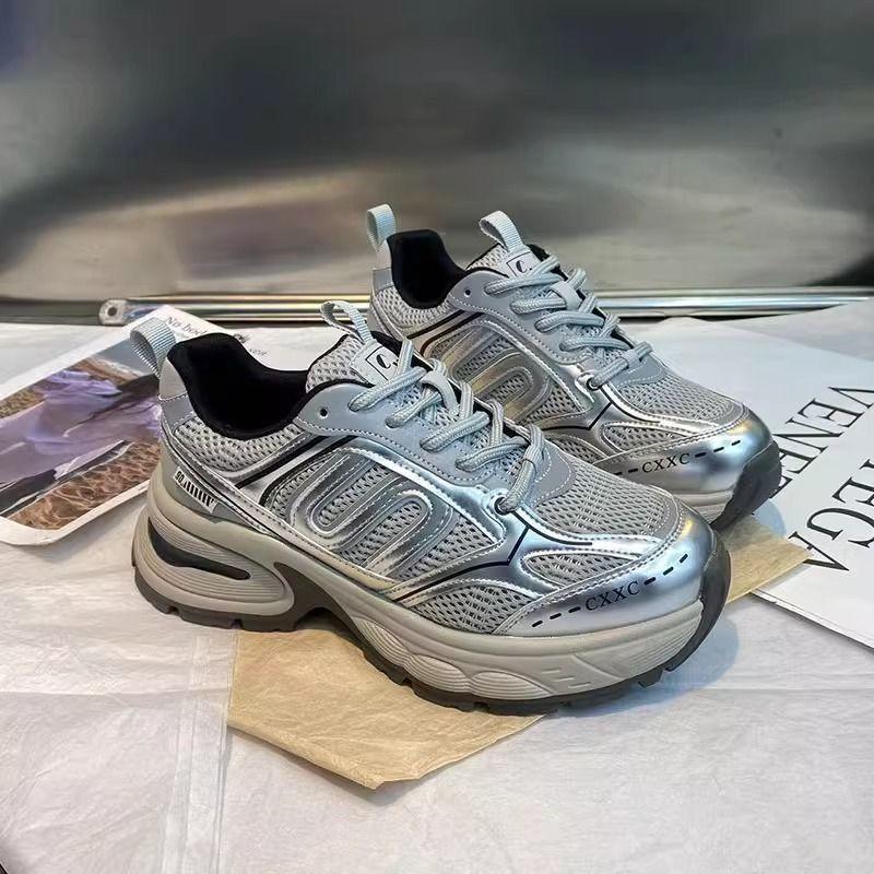 Студенческие повседневные спортивные туфли на платформе женские 2025 весна новая студенческая универсальная дышащая популярная обувь папы обувь на платформе