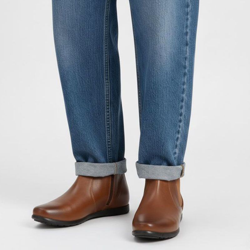 Мужские ботильоны челси из коньячной кожи на черной подошве PIERRE CARDIN