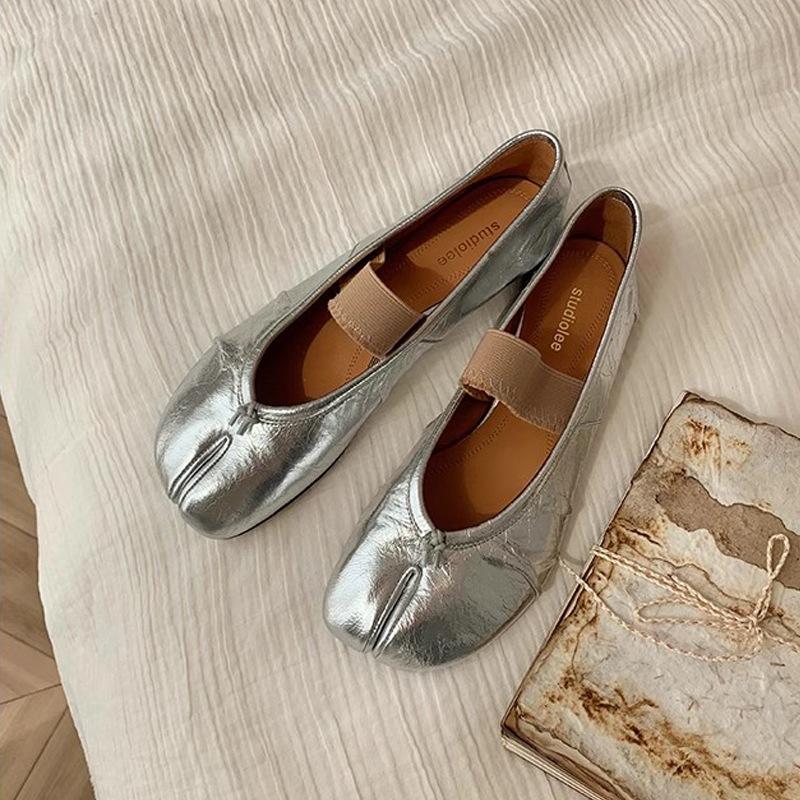 Fashion Spring Women Flat Split Toe Shoes PU Leather Bow Tie Front Shallow Slip On Girls Tabi Shoes Flats Ballet Shoes