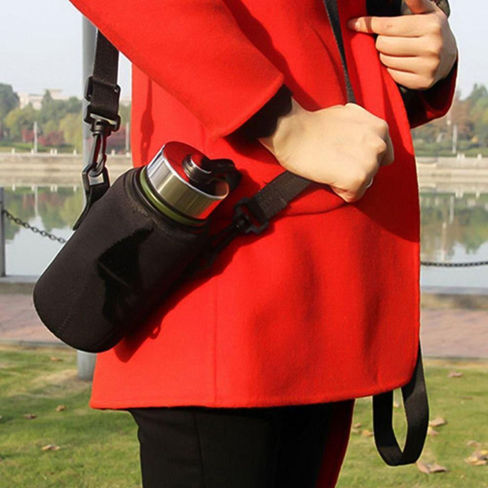 Полезный чехол с ремешком, портативный чехол для бутылки с водой с рукавом для чашки, чехол для бутылки с водой с вакуумной чашкой и рукавом