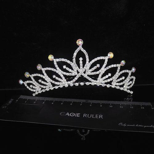 Новинки Свадебный Случай Тиары Короны со Стразами Женские Девичьи Гребни для Волос Сердце Свадебные Тиары для Подружек Невесты Аксессуары для Волос