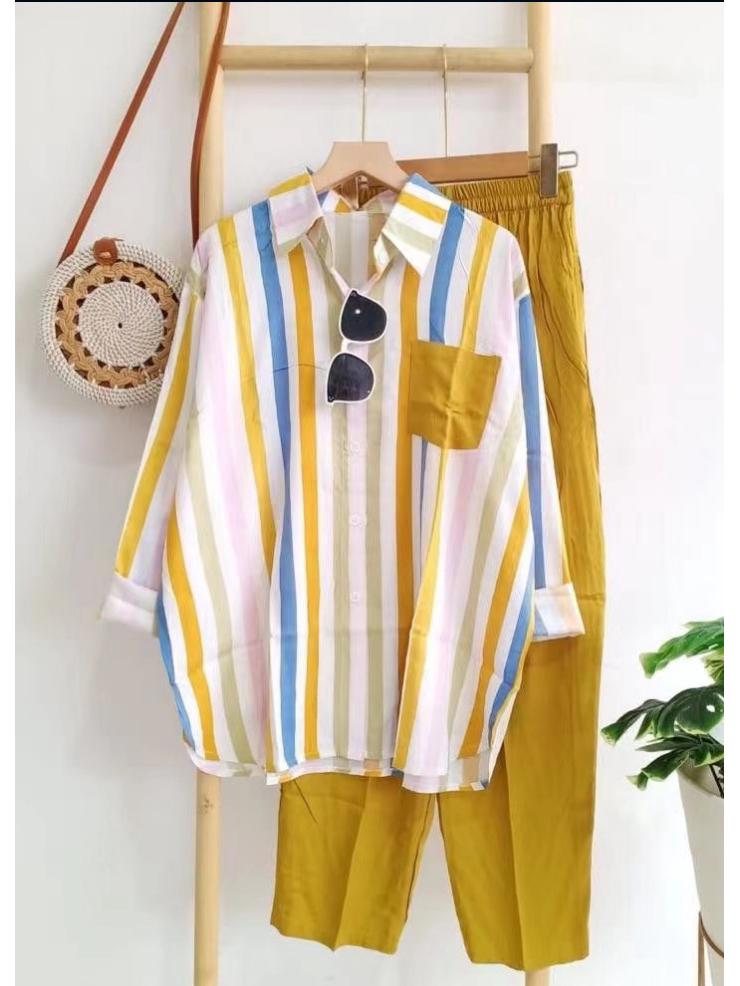 Летний полосатый повседневный женский комплект 2023: Свободный, Стройнящий, Удобный Модный.