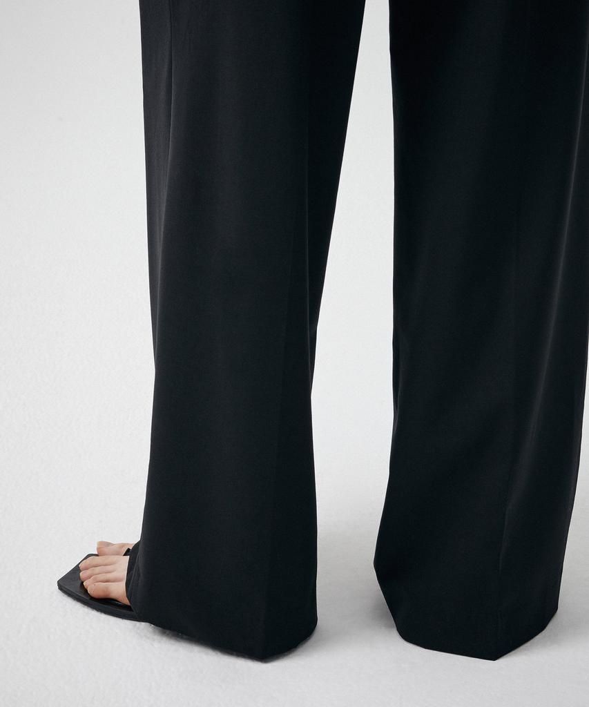 MUSINSA STANDARD WOMAN Женские летние шерстяные брюки с одной складкой, широкие, с скрытой эластичной талией [Черный]