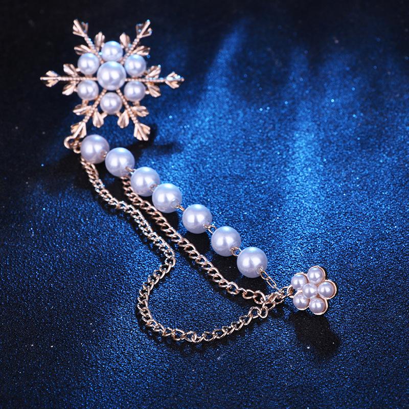 Diamond studded, ice flower pearl snowflake tassel brooch, women's chain snowflake chest flower, Korean version brooch, pendant accessories