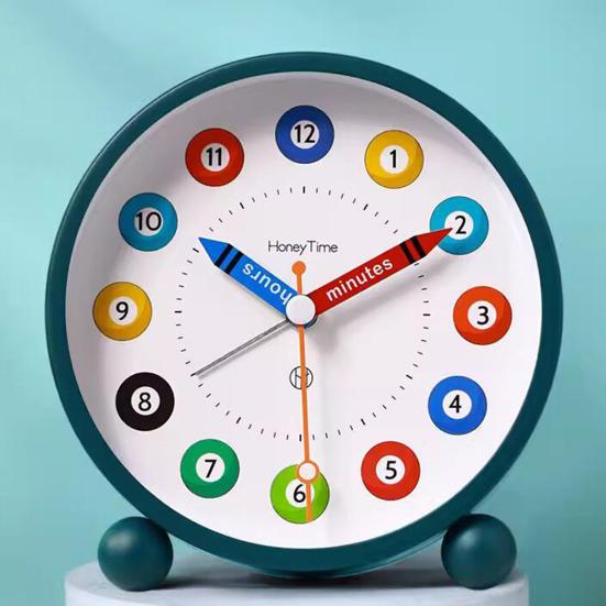 Yousheng Analog Alarm Clock with Night Light Non-Ticking Silent Battery Operated Bedroom Desktop Digital Quartz Clock Children Students Birthday Gift