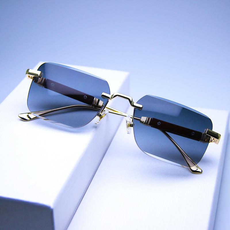 New Fashion Small Rectangle Sunglasses Men Women Vintage Square Driving Sun Glasses Luxury Brand Metal Frame UV Eyewear