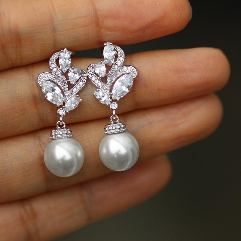 Модные цветочные серьги с искусственным жемчугом, висячие серьги для женщин с ослепительным фианитом, элегантные универсальные женские украшения