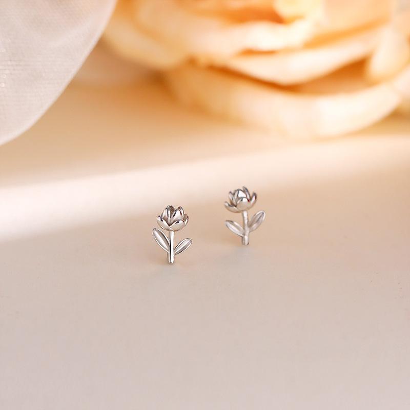 Серьги-гвоздики в форме цветка женские легкие роскошные серьги-гвоздики в стиле нишевого дизайна Sense Sweet Rose