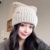 Сезон 2025 милая плюшевая вязаная шапка с кошачьими ушками женская холодная и теплая шапка для защиты ушей показывает маленькое лицо