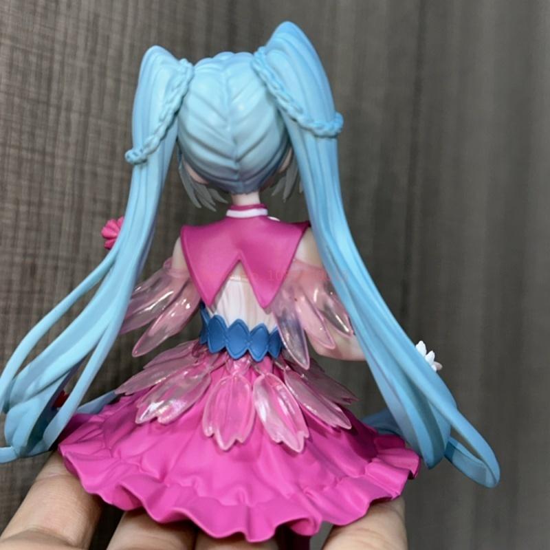 Оригинальный Furyu Подставка для лапши Vocaloid Hatsune Miku Фея цветов Космос Сидящая фигурка Модели Коллекционные компьютерные украшения Игрушка