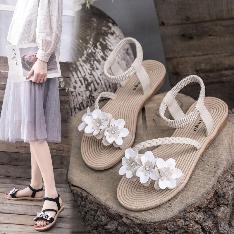 Летняя обувь 2024 Новая мода Женские сандалии Цветы Смешанные цвета Ремешок на щиколотке Плоские Повседневные Пляжные сандалии Открытый носок Женская обувь