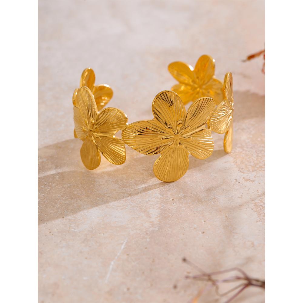 Eetit Waterproof 18K Golden Plated Stainless Steel Flower Cuff Open Bracelet Bangle Wholesale Daily Wear Fashion Trendy Jewelry