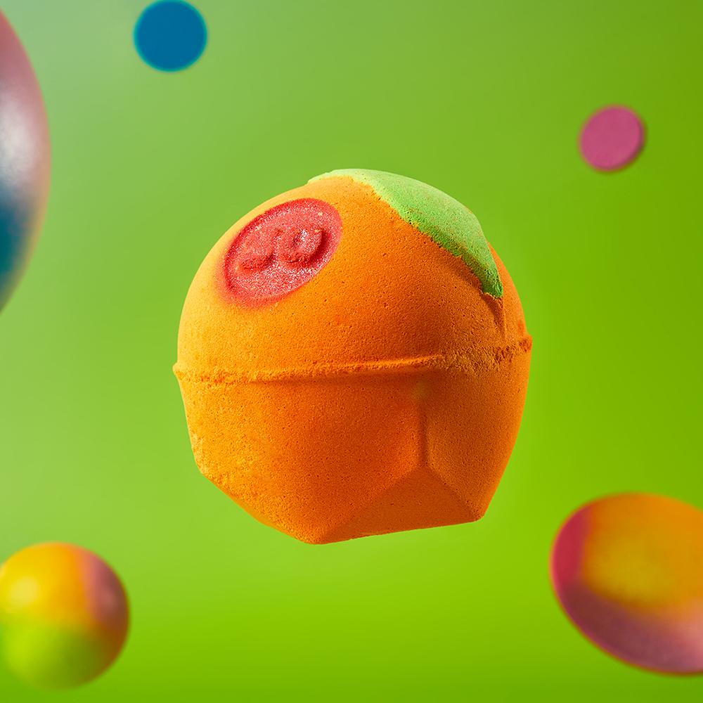 [Lush] We Put The Whole Fruit In 180g - Bath Bomb